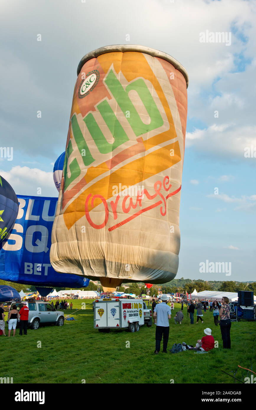 "Club arancione" una mongolfiera. Bristol International Balloon Fiesta, Inghilterra. Foto Stock