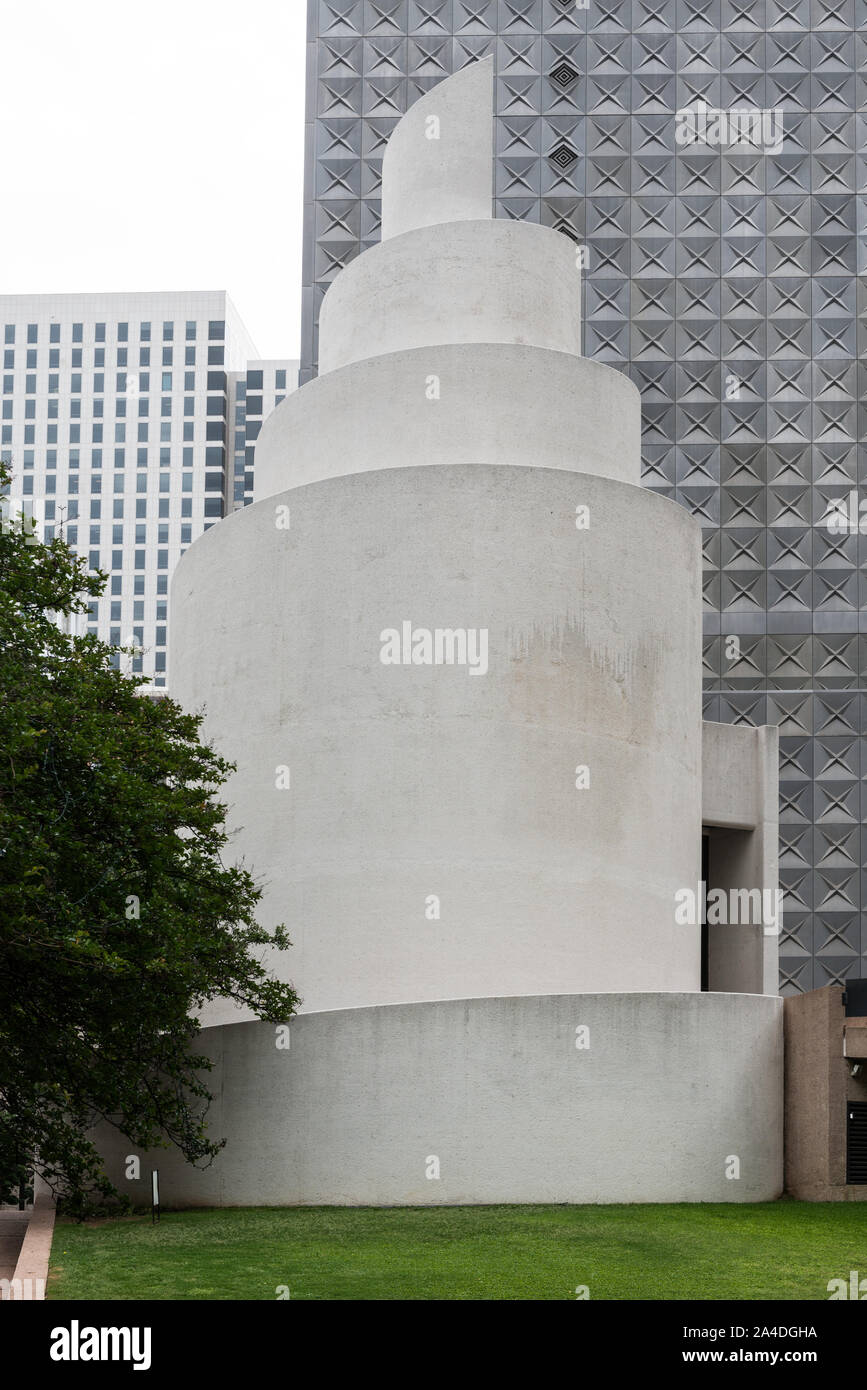 Il pubblico, nondenominational, a forma di spirale cappella in piazza Thanks-Giving (tecnicamente triangolare), progettato dall architetto Philip Johnson nel centro di Dallas, Texas Foto Stock