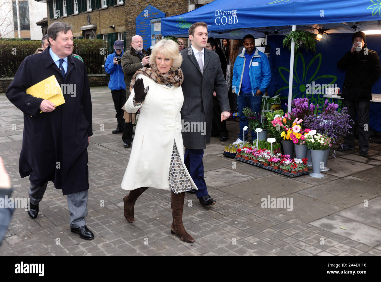 Foto deve essere accreditato ©Kate verde/Alpha premere 076831 24/01/2013 Camilla Duchessa di Cornovaglia Parker Bowles durante una visita a Sant Anselmo è la Chiesa, e per imparare a conoscere la comunità progetto benefico Pathways al Kennington Cross a Londra Foto Stock