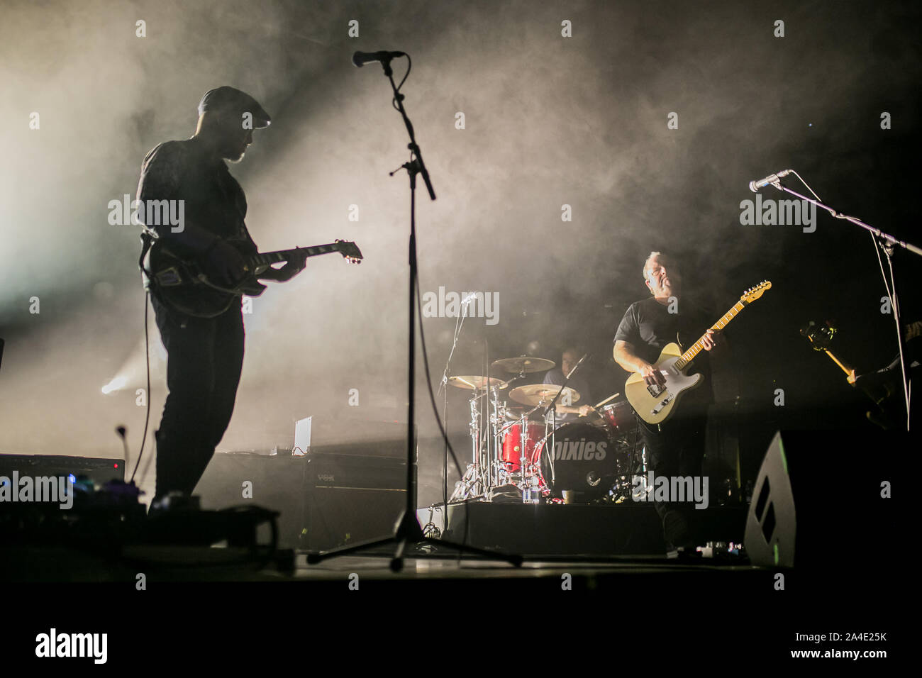 Torino, Italia Il 12 ottobre 2019 la leggendaria band Pixies eseguire live a Torino Foto Stock