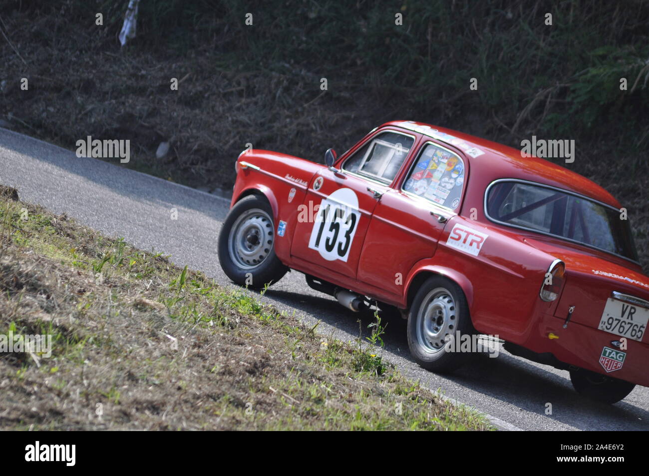 PESARO COLLE SAN BARTOLO , Italia - OTT 12 - 2019 : Alfa Romeo Giulietta TI su una vecchia macchina da corsa nel rally Foto Stock