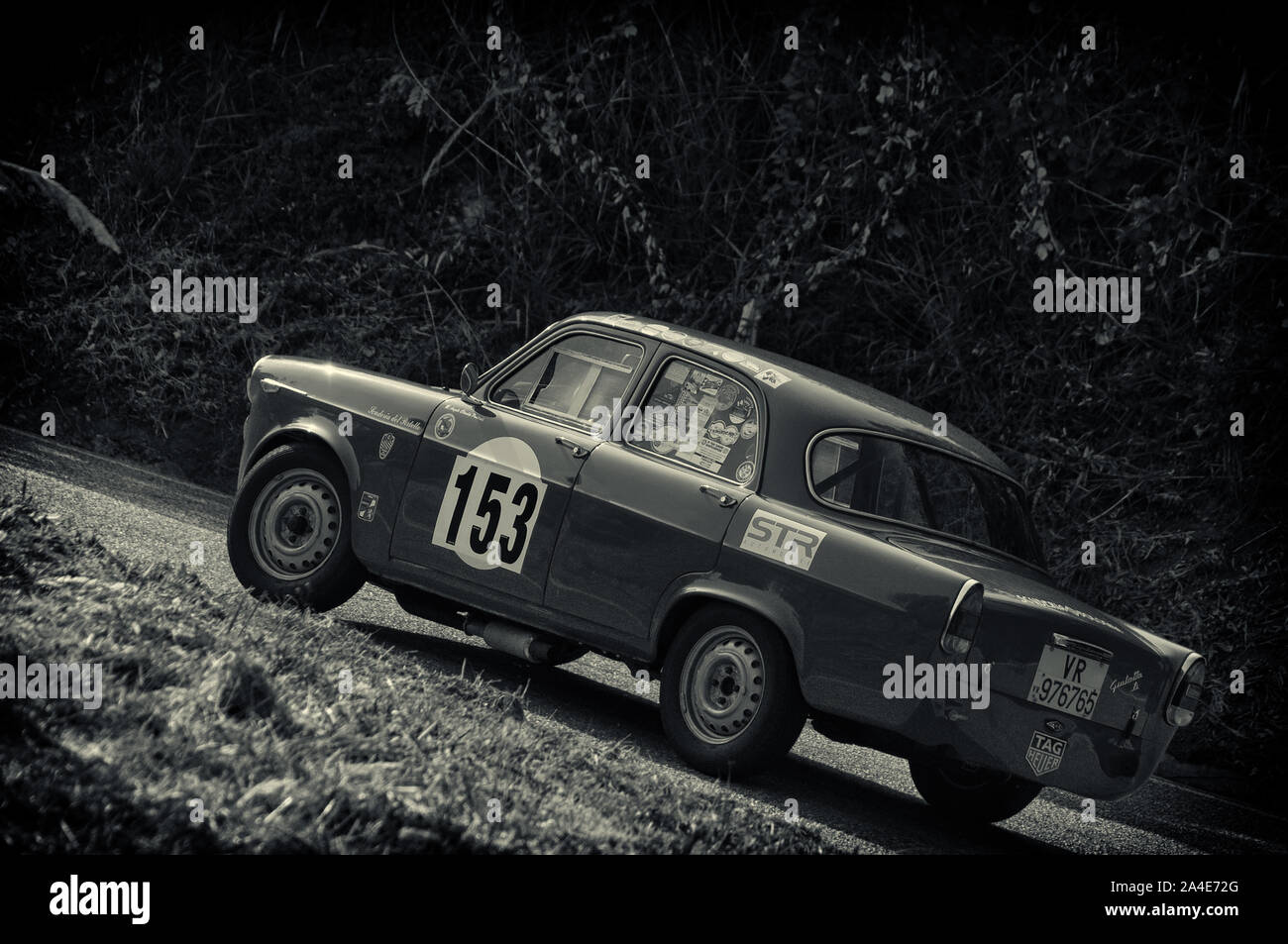 PESARO COLLE SAN BARTOLO , Italia - OTT 12 - 2019 : Alfa Romeo Giulietta TI su una vecchia macchina da corsa nel rally Foto Stock