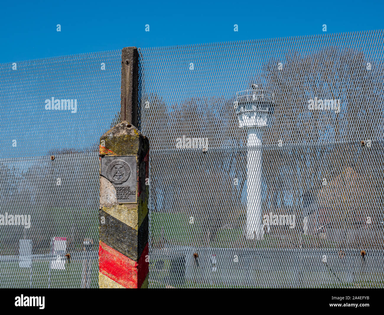 Rdt posto frontaliero di frontiera interna tedesca con torre di avvistamento Foto Stock
