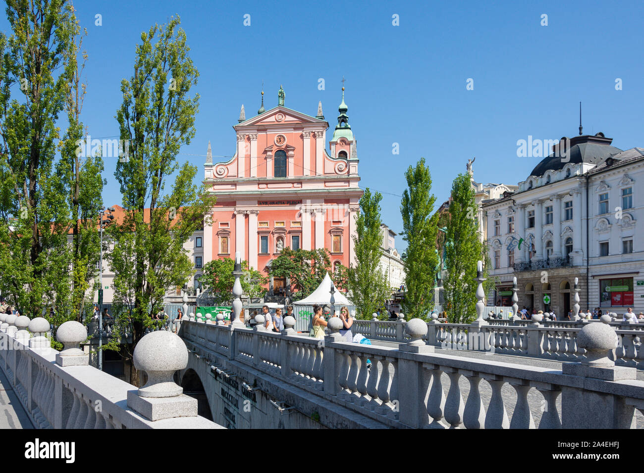 Chiesa francescana dell'Annunciazione e Triple ponti, Preseren Square, Città Vecchia, Lubiana, Slovenia Foto Stock