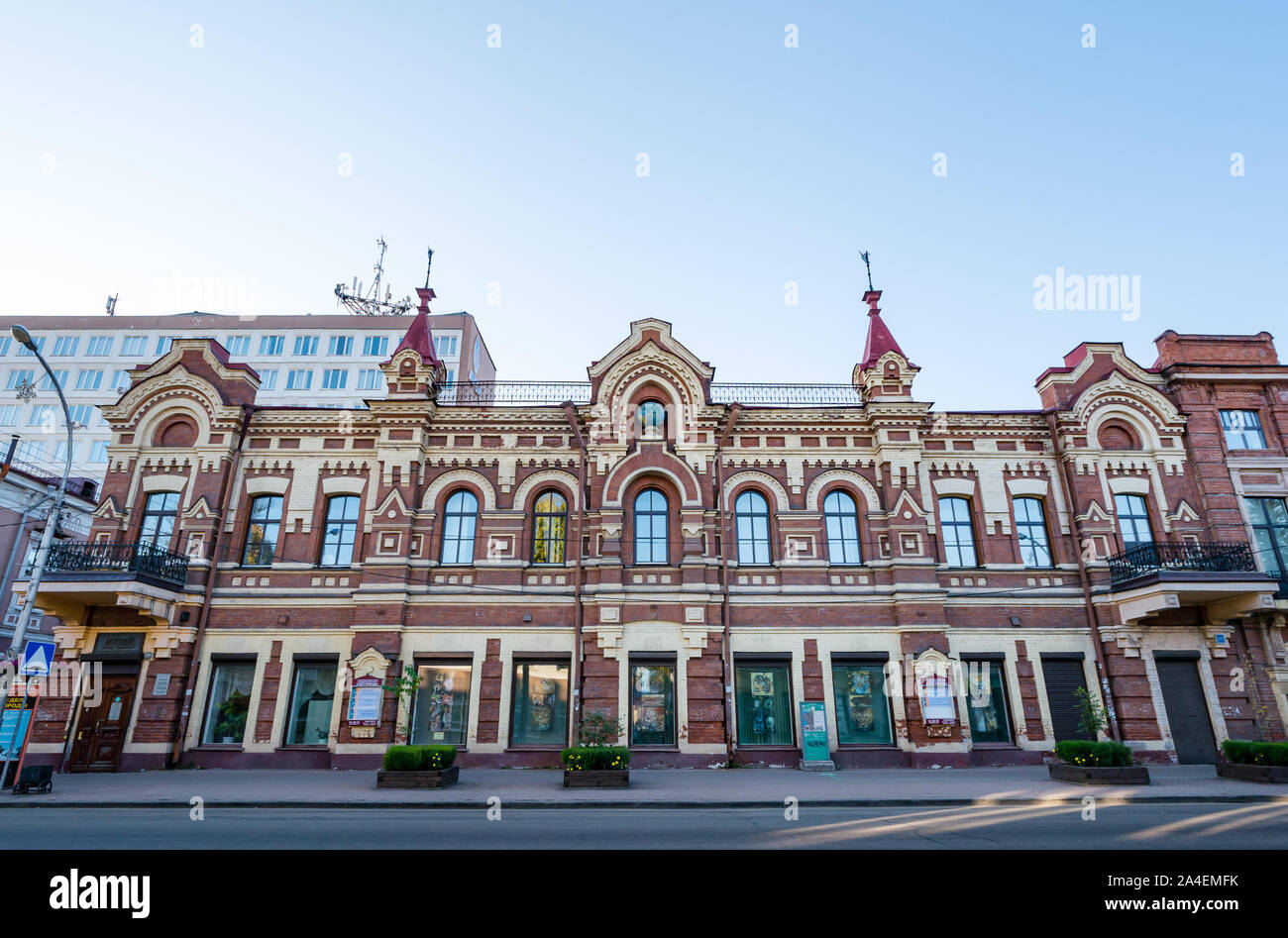 Edificio storico e decorato, museo di storia locale, Via Karl Marx, Irkutsk, Siberia, Russia Foto Stock
