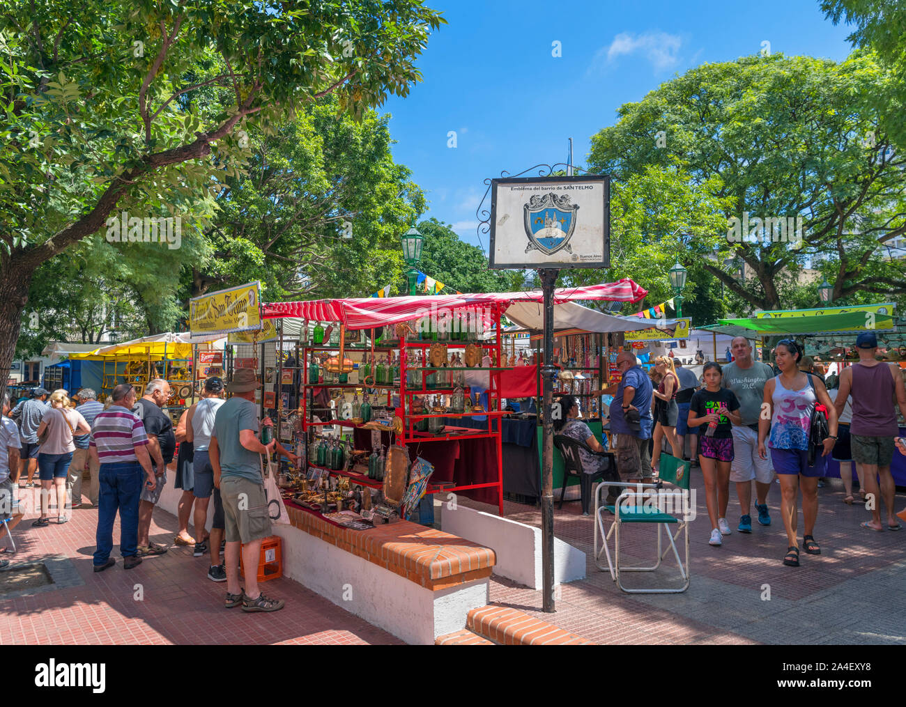 La Feria de San Telmo, un mercato di domenica in Plaza Dorrego, San Telmo, Buenos Aires, Argentina Foto Stock