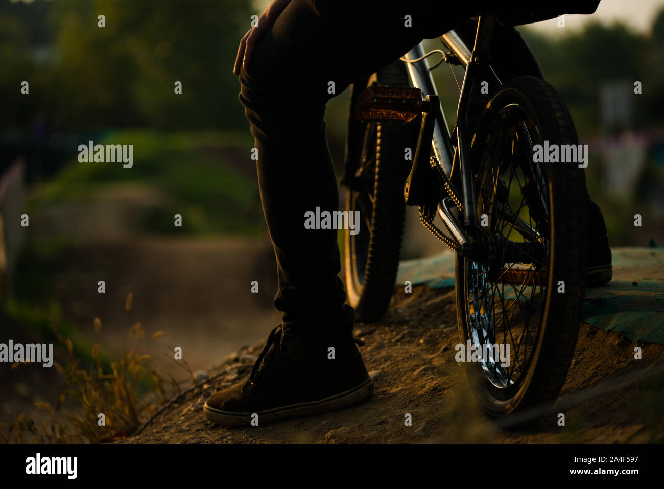 BMX Dirt jumping e dettagli per il pilota Foto Stock