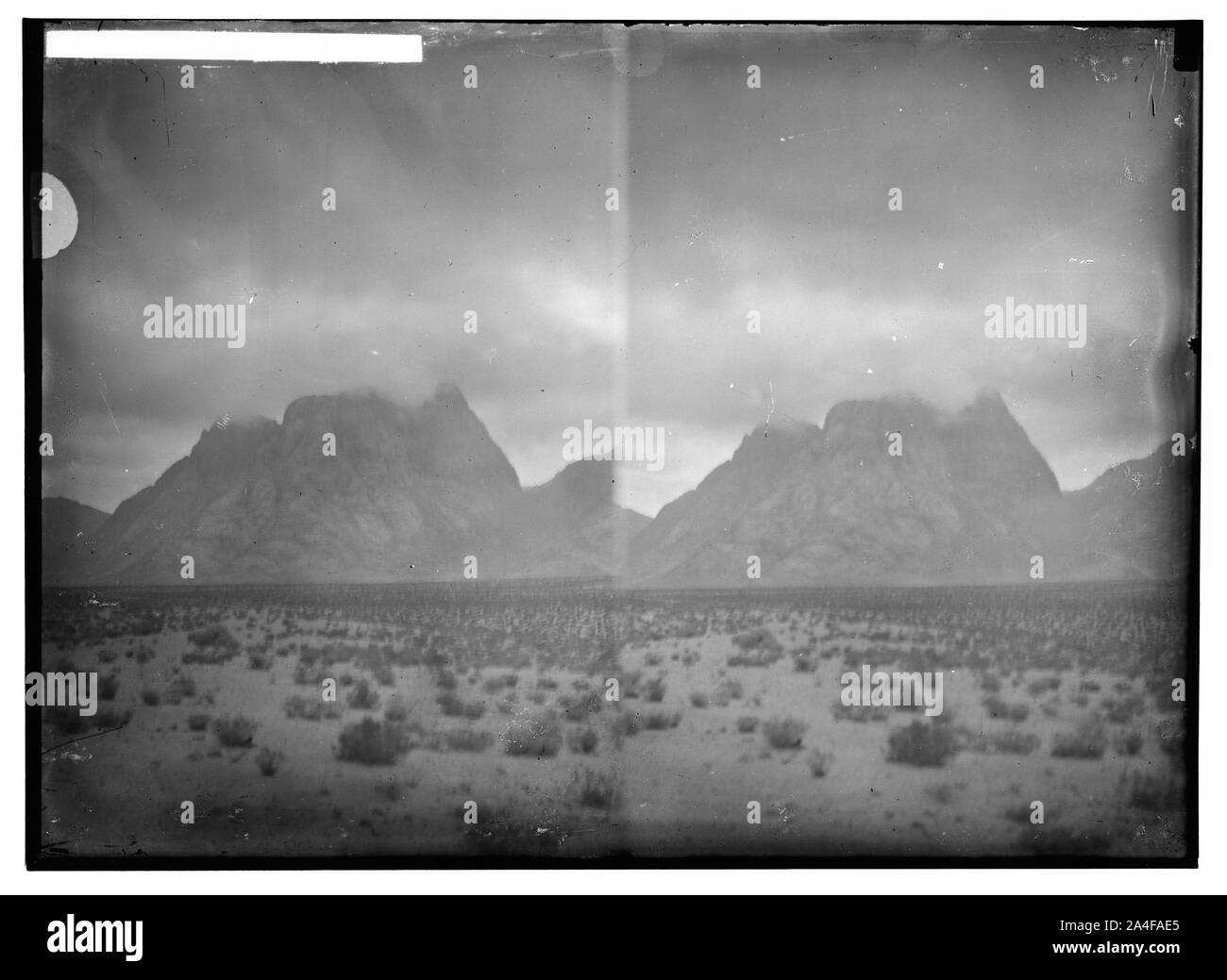 Al Sinai attraverso il Mar Rosso, Tor, e Wady Hebran. Il monte Sinai in una bufera di neve. Foto Stock