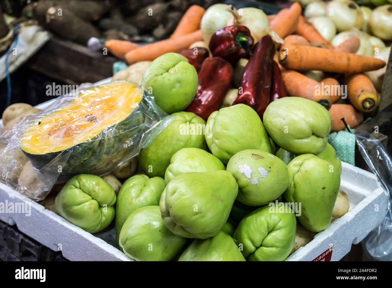 Chayote squash, noto anche come chocho, mirliton squash o pera vegetale Foto Stock