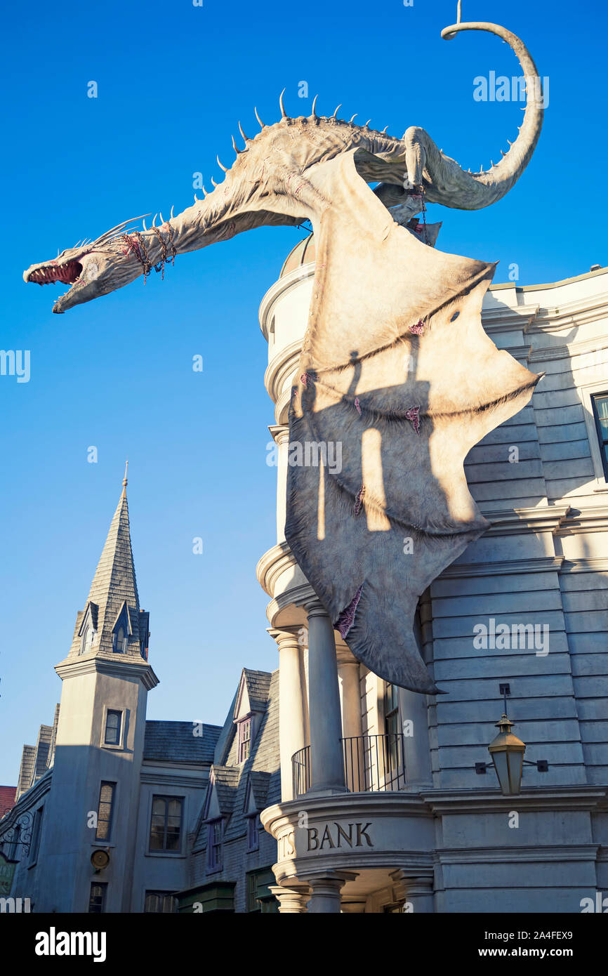 Gringotts incendio respirazione Dragon, Diagon Alley, mondo di Wizarding di Harry Potter, Universal Studios, Orlando, Florida, Stati Uniti d'America Foto Stock