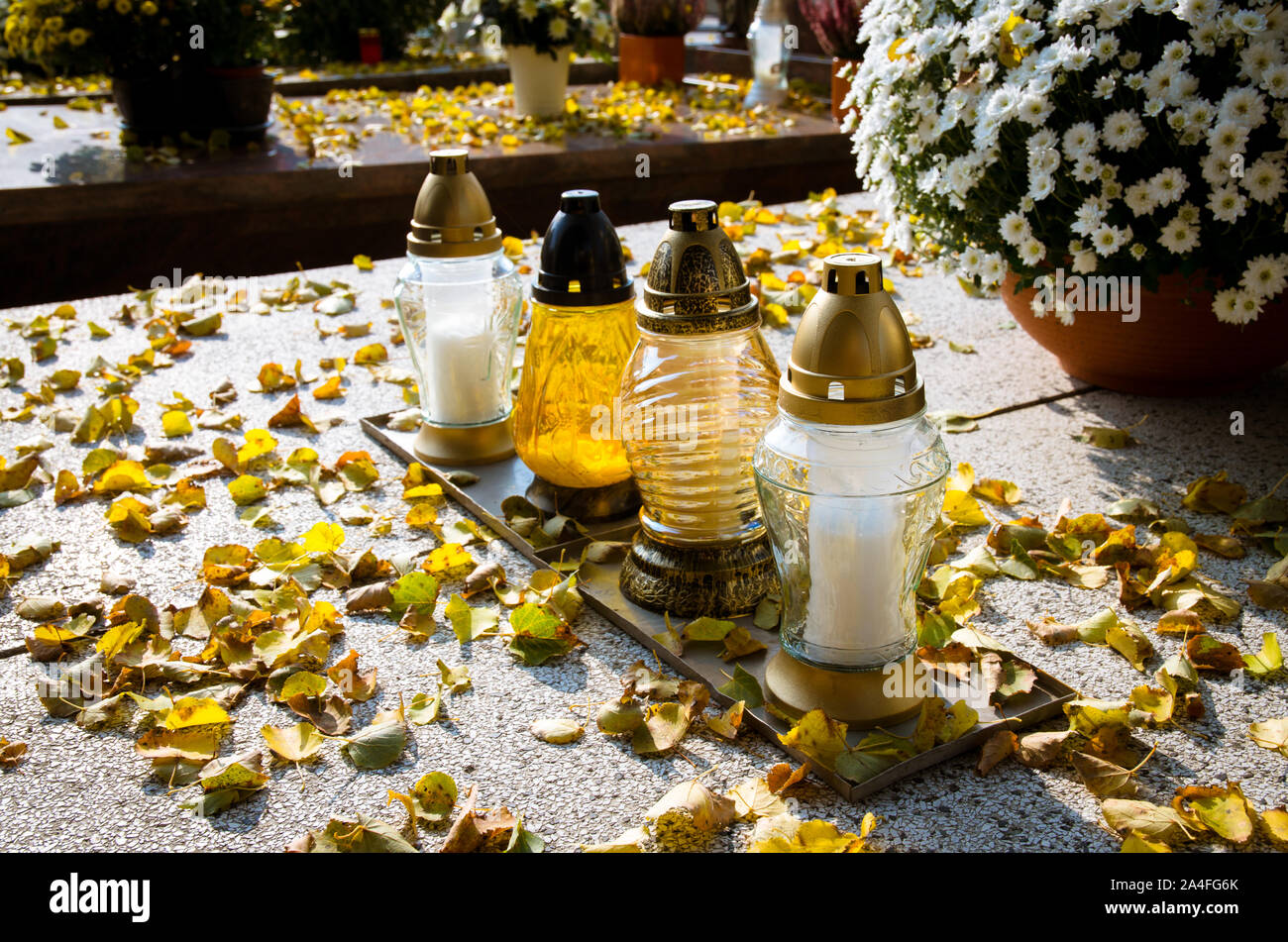 Giorno di tutti i santi nel cimitero Foto Stock