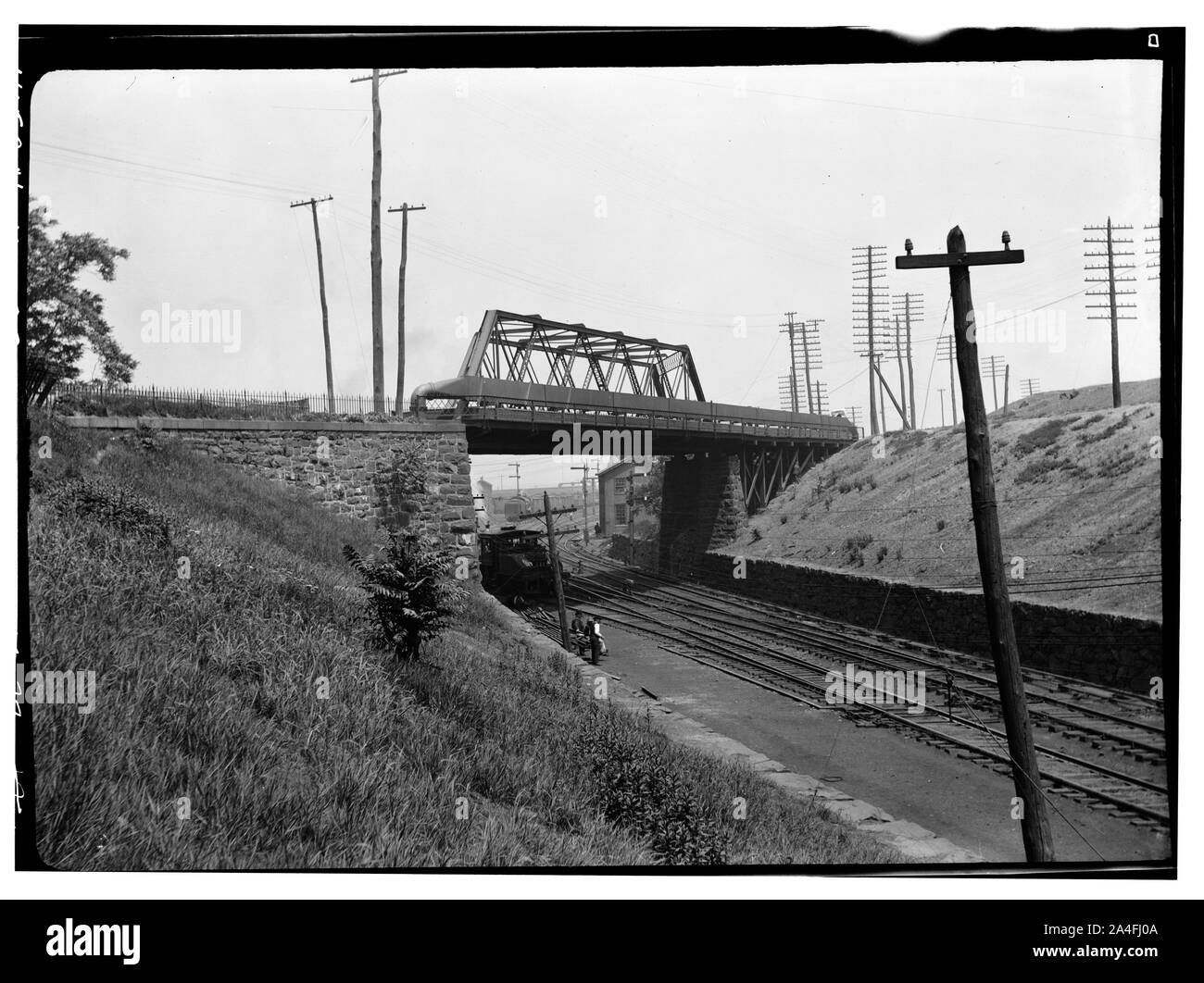 Tonnel Avenue bridge, guardando ad ovest sulle tracce di Erie, presi a giugno 14, 1906 - Ferrovia Erie, Bergen Hill Open Cut, palizzata Avenue a Tonnele Avenue, Città di Jersey, Hudson County, NJ Foto Stock