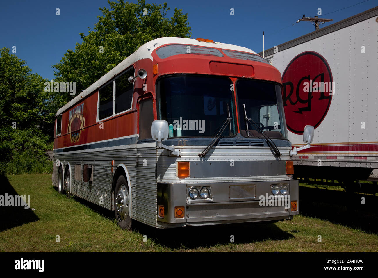 Tour bus per] Alabama, un Grammy Award-winning musica country e southern rock band che ha avuto origine in Fort Payne, Alabama Foto Stock