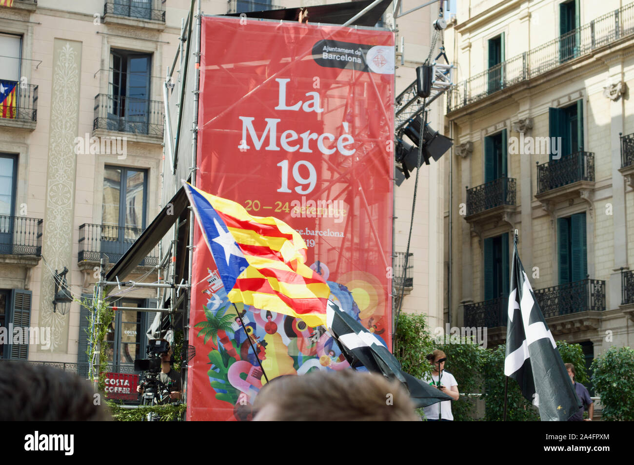 A La Merce banner a Placa de Sant Jaume a Barcellona, Spagna Foto Stock