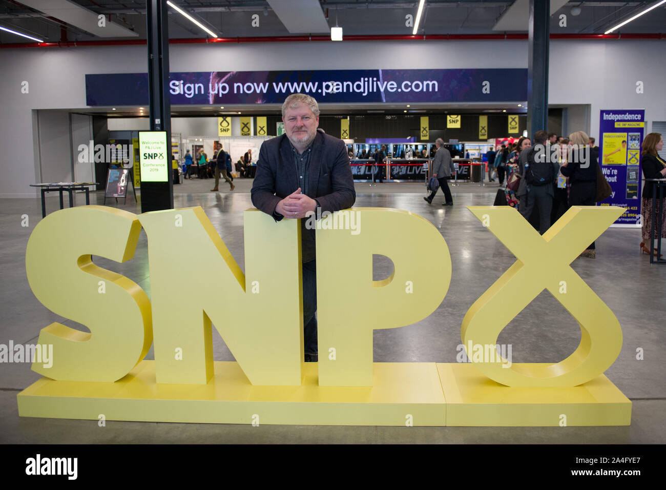 Aberdeen, Regno Unito. Xiv oct, 2019. Aberdeen, 14 ottobre 2019. Nella foto: Angus Robertson - Depute ex leader del Partito nazionale scozzese (SNP) ed è stato il partito della portavoce sulla costituzione della Camera dei Comuni del Regno Unito. Partito nazionale scozzese (SNP) Conferenza Nazionale, all'evento complesso Aberdeen(TECA). Credito: Colin Fisher/Alamy Live News Foto Stock