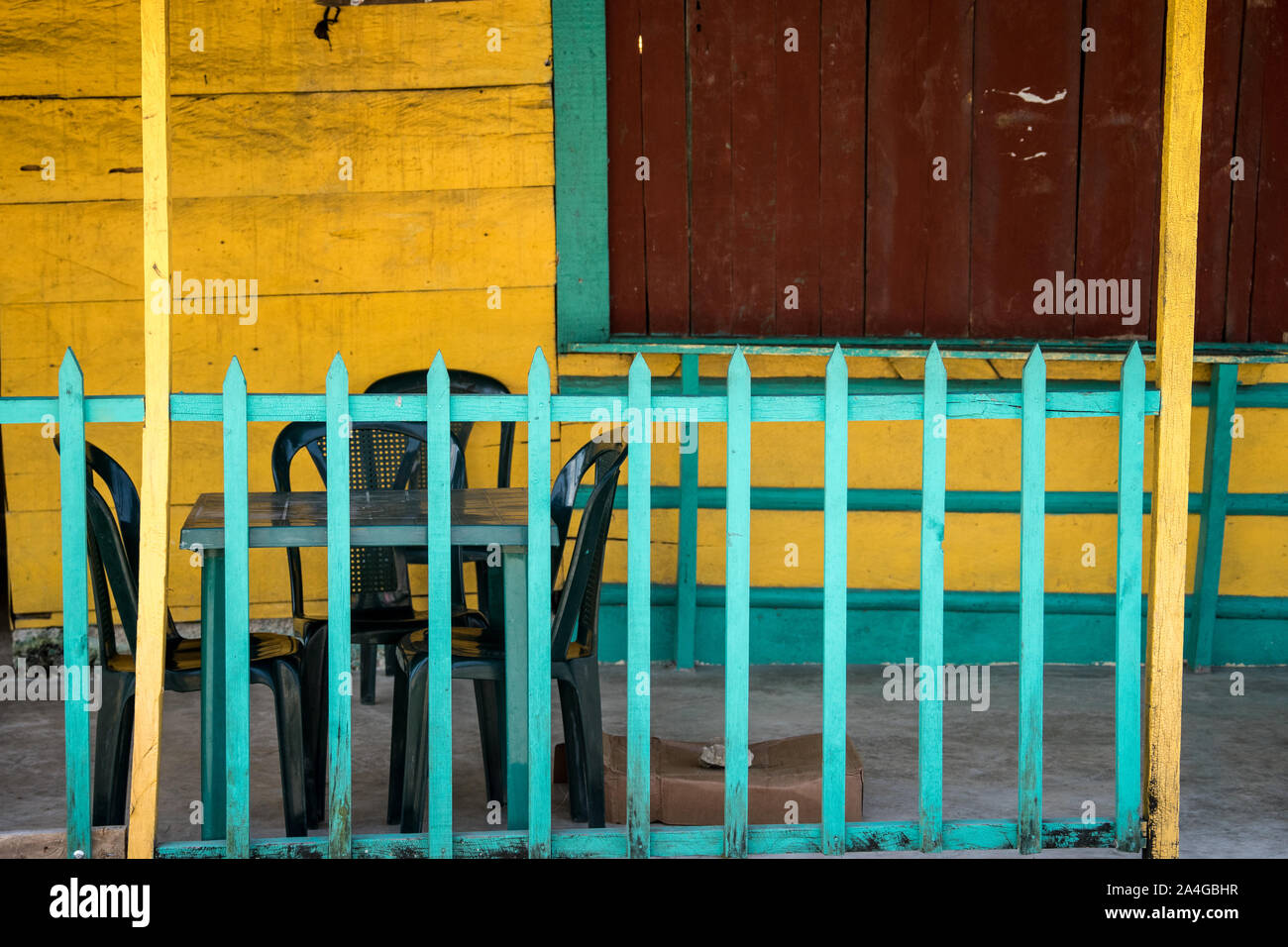 Nave da crociera del porto di chiamata una gita a Livingston villaggio costiero, Guatemala Foto Stock