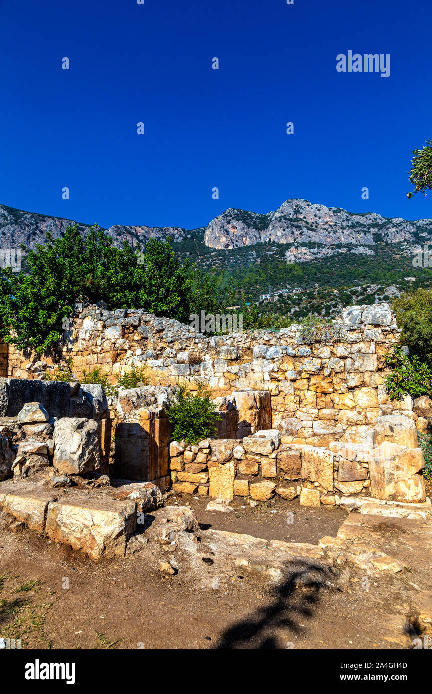 Rovine, resti di antichi Antiphellos' tempietto ellenistico, Kas, Riviera Turca, Turchia Foto Stock
