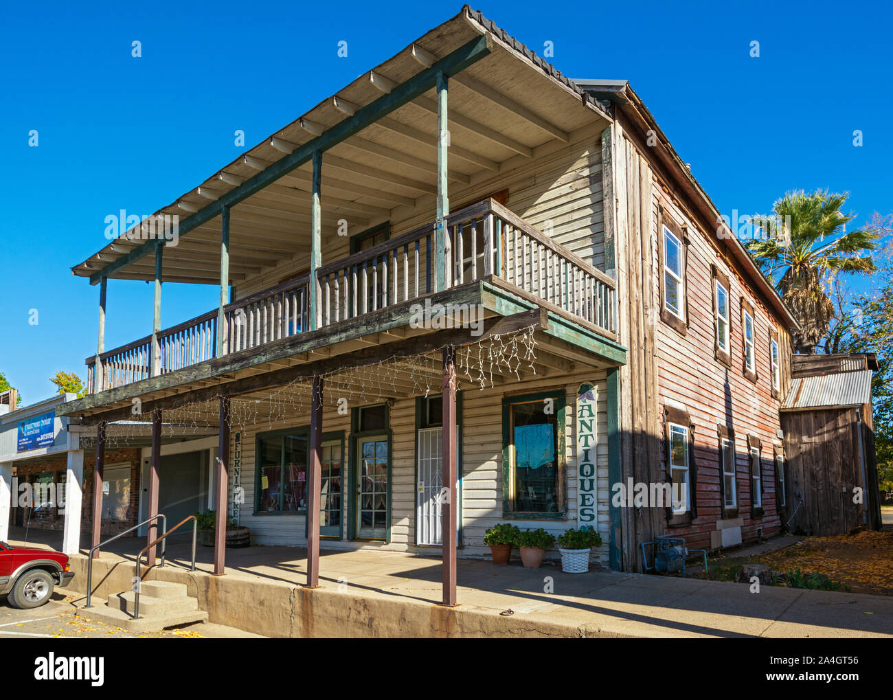 California, Shasta County, pioppi neri americani, stagecoach cittadina situata nel 1849, negozio di antiquariato Foto Stock