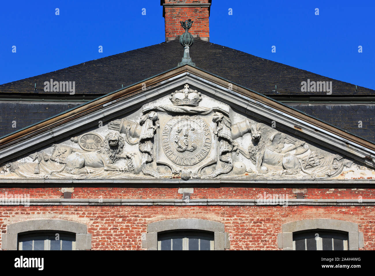 Close-up del parafango destro con stemma al Chateau de Beloeil, residenza del Principe de Ligne, in Beloeil (Hainaut), Belgio Foto Stock
