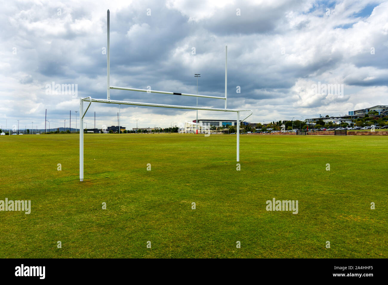 Gli obiettivi di calcio su un vuoto gli sport di terra Foto Stock