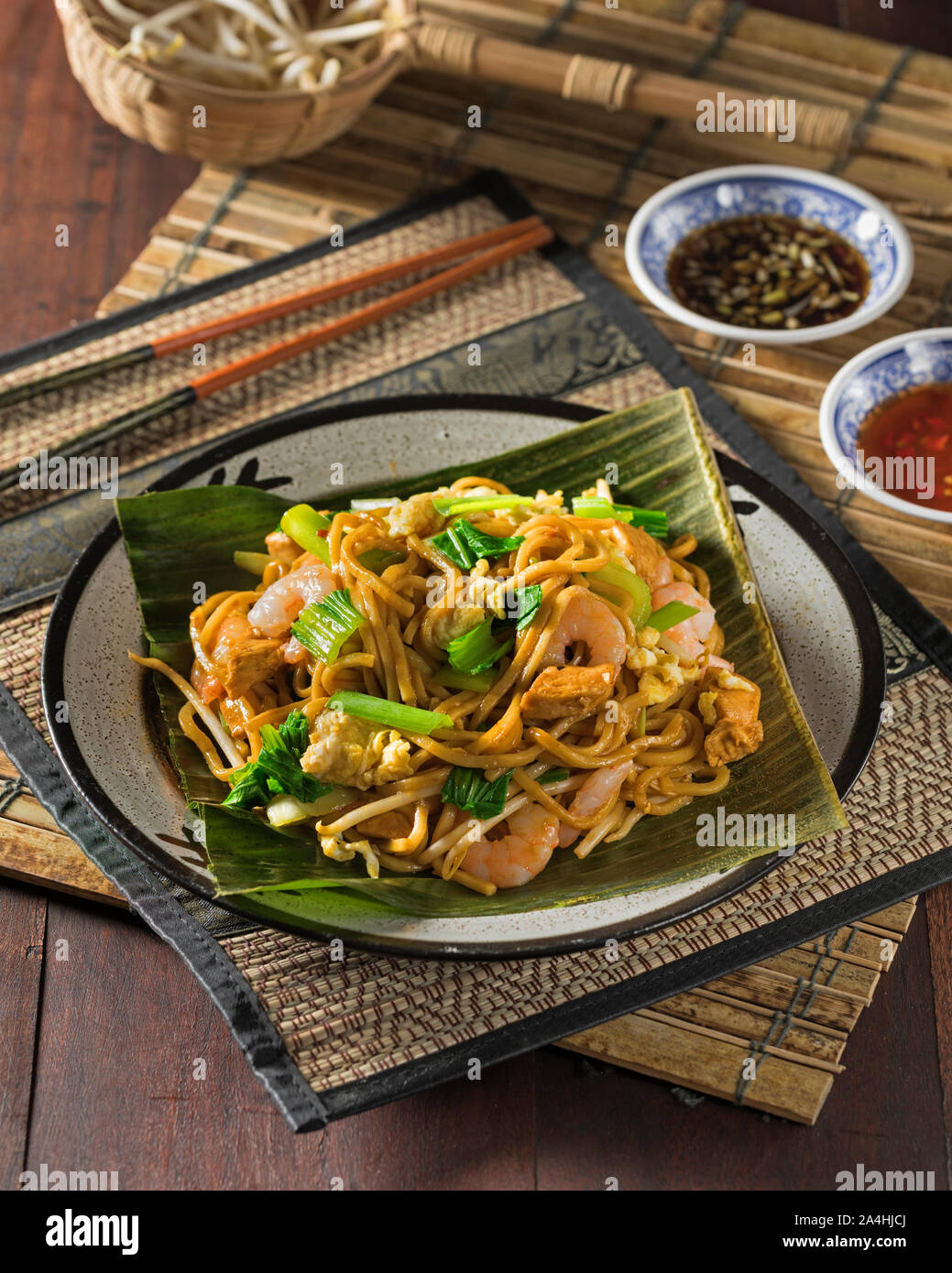 Mee goreng. Noodles fritti. Il sud est asiatico il cibo Foto Stock