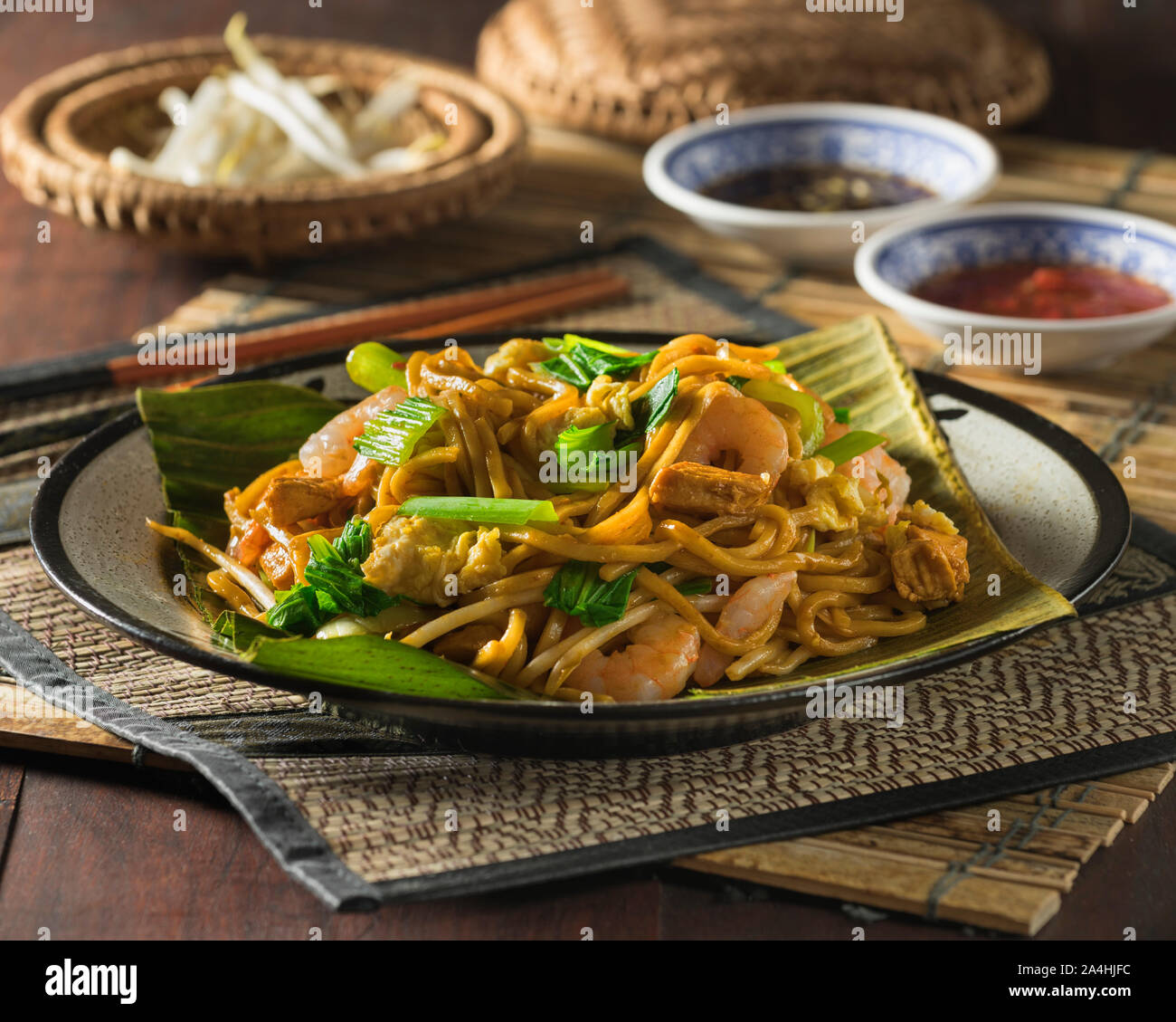 Mee goreng. Noodles fritti. Il sud est asiatico il cibo Foto Stock