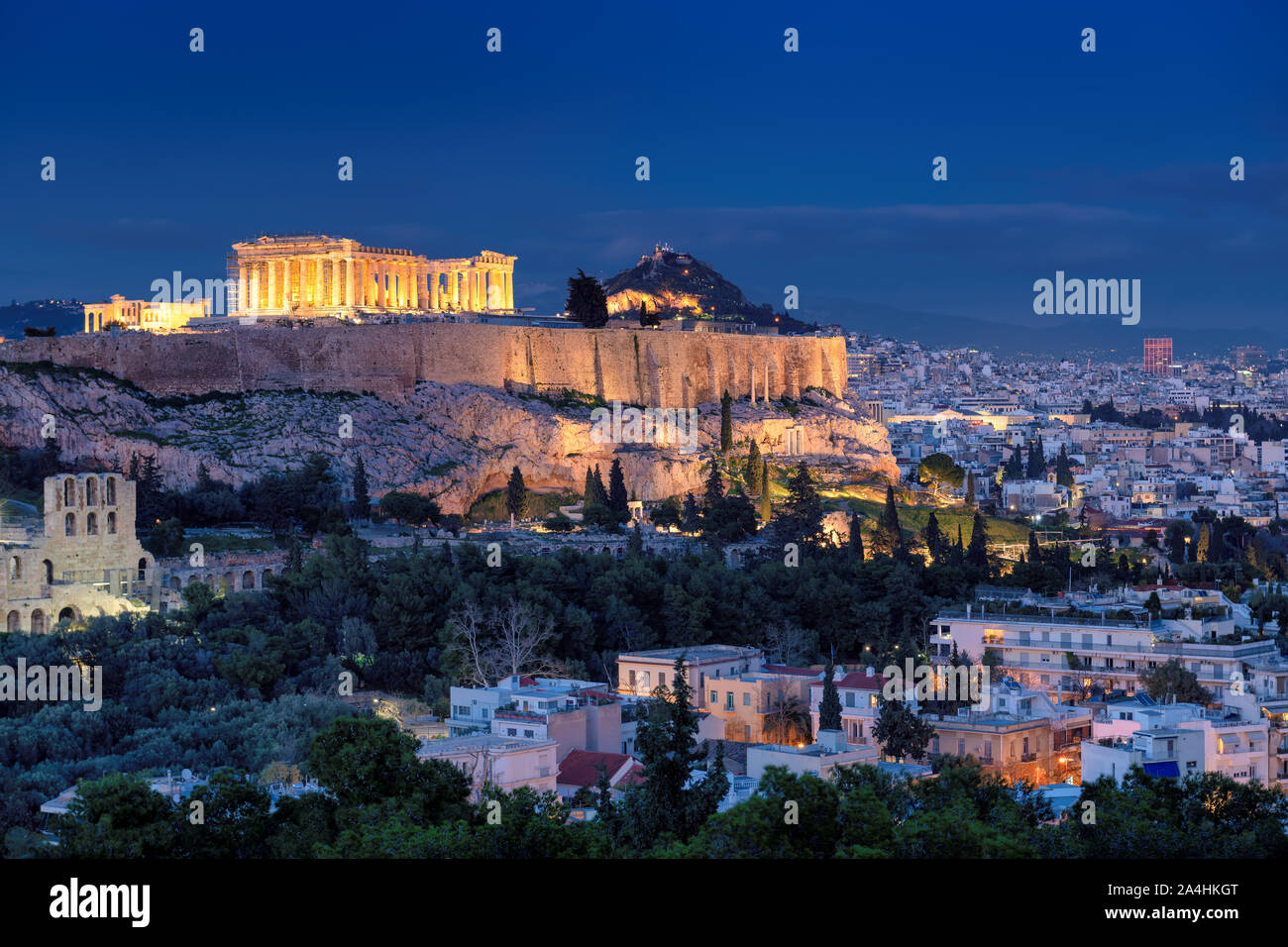 Tempio del Partenone in Acropoli di Atene di notte blu, Atene, Grecia. Foto Stock
