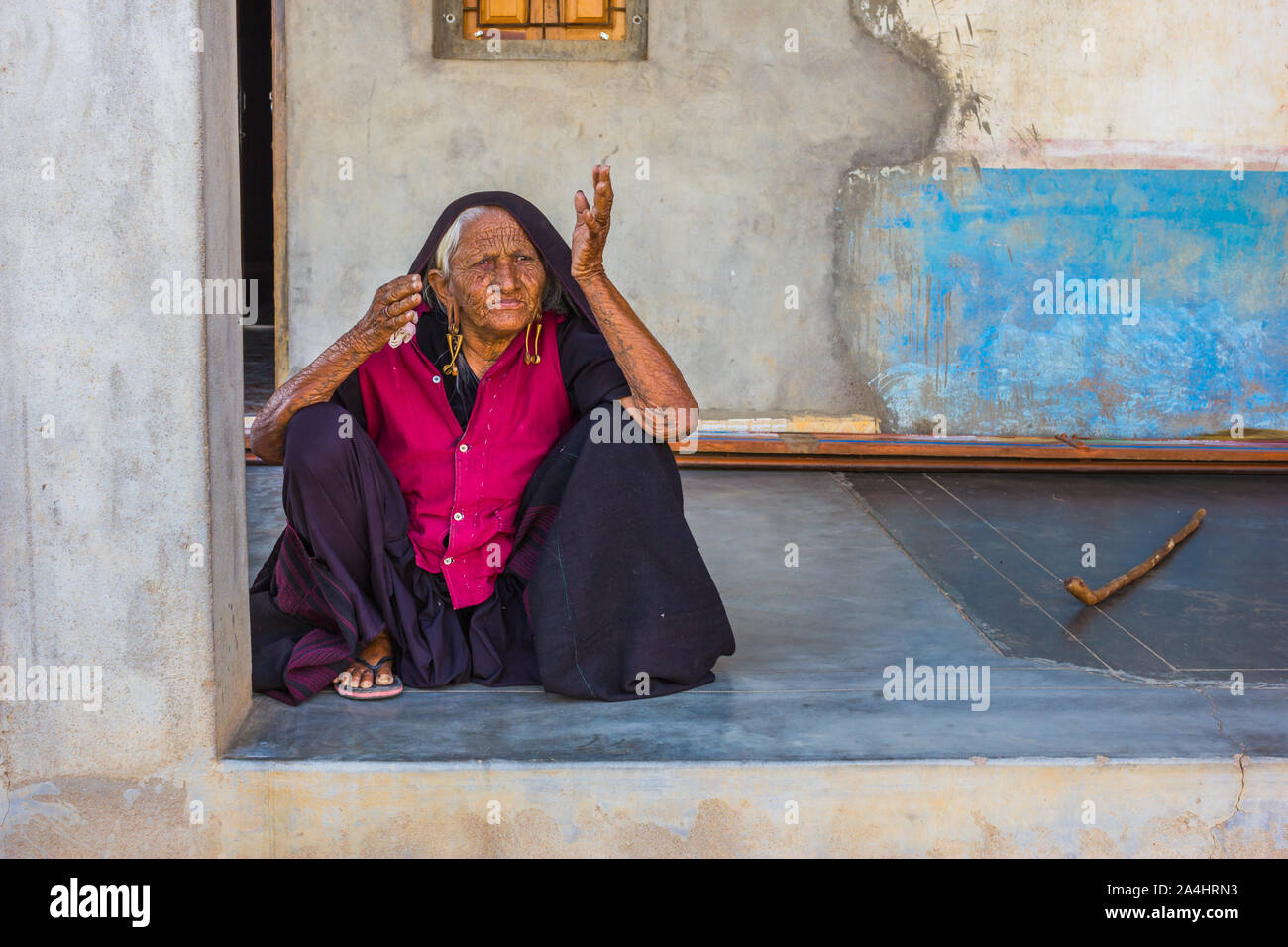 Vecchia donna Rabari di Kutch Foto Stock