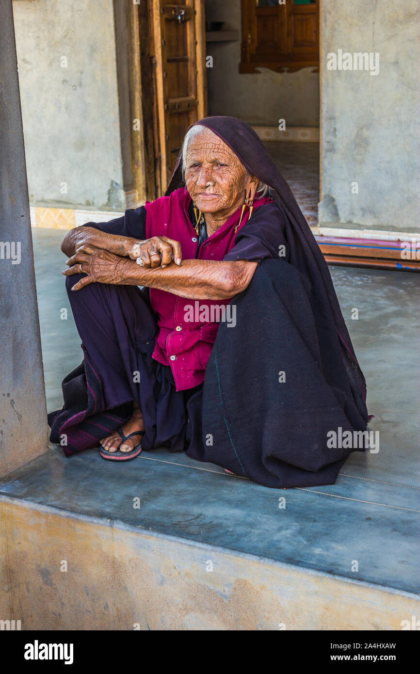 Vecchia donna Rabari di Kutch Foto Stock