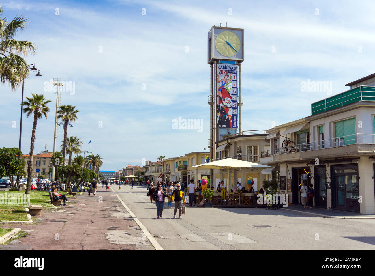 L'Italia, toscana, Viareggio, Torre dell'orologio sul lungomare Foto stock  - Alamy