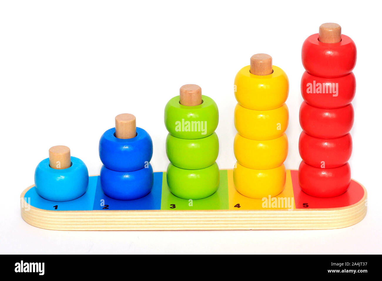 Neonato o bambino perline di legno attività di impilamento Foto Stock