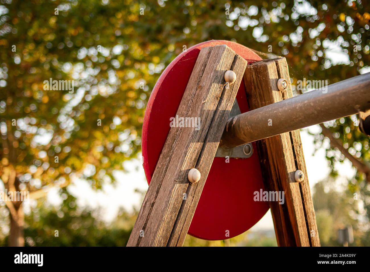 Elementi di unione di una oscillazione di un parco giochi per i bambini Foto Stock