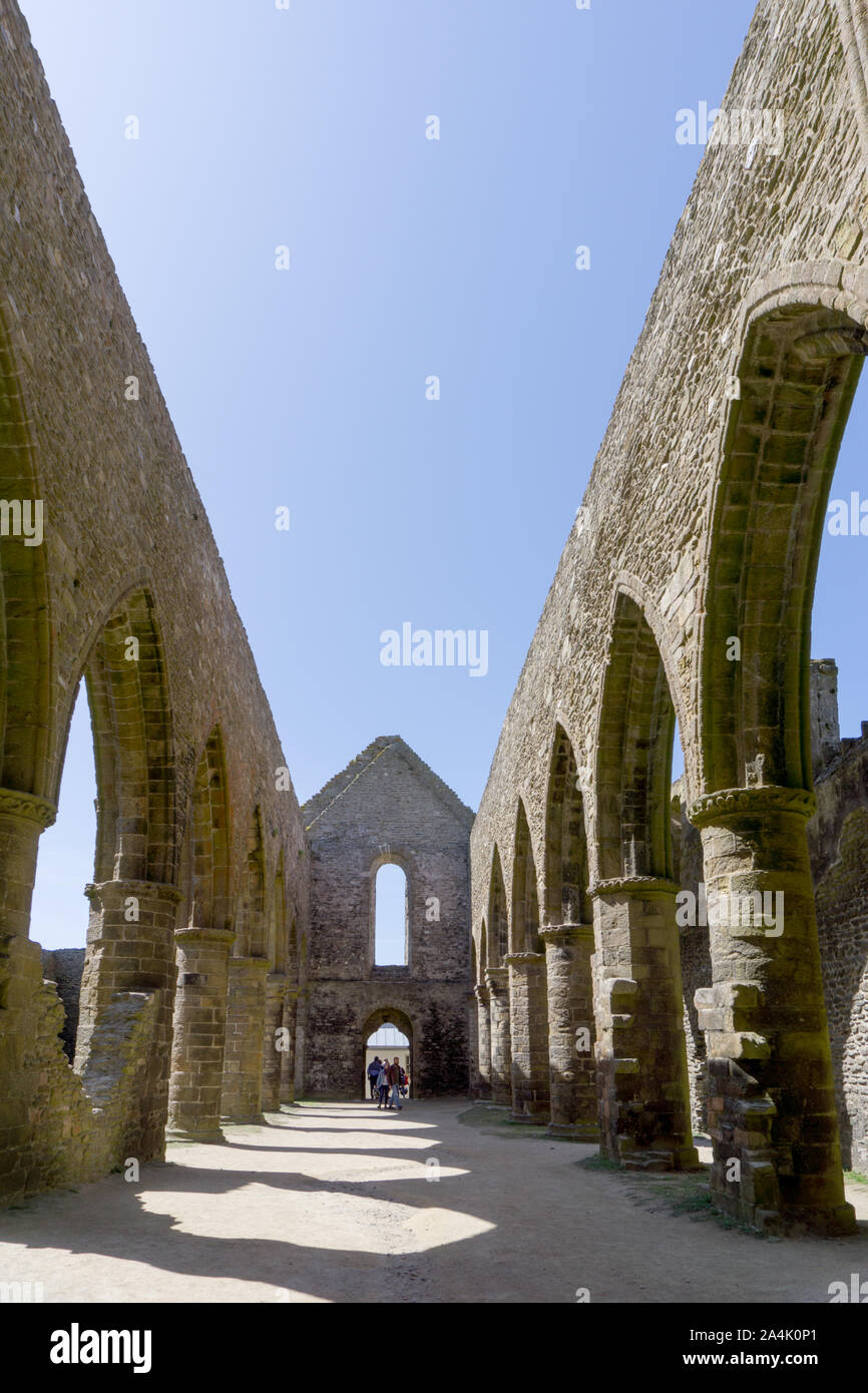 Plougonvelin, Finisterre / Francia - 22 agosto 2019: vista delle rovine dell'Abbazia di Saint Mathieu in Bretagna Foto Stock