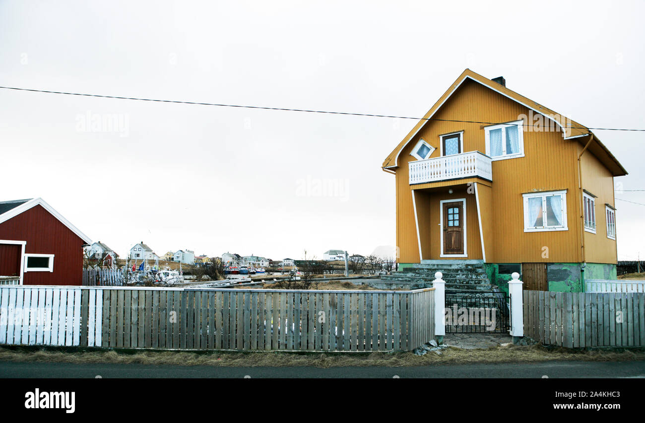 Fishermans della casa. RÂØst porto di pesca, Lofoten. Foto Stock