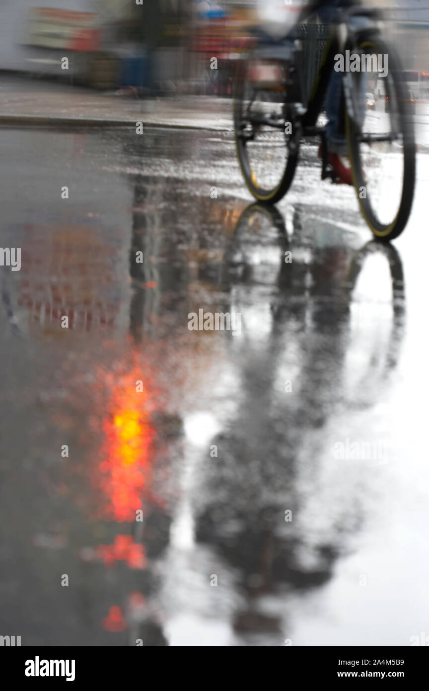 Un bagnate e sdrucciolevoli giorno Foto Stock