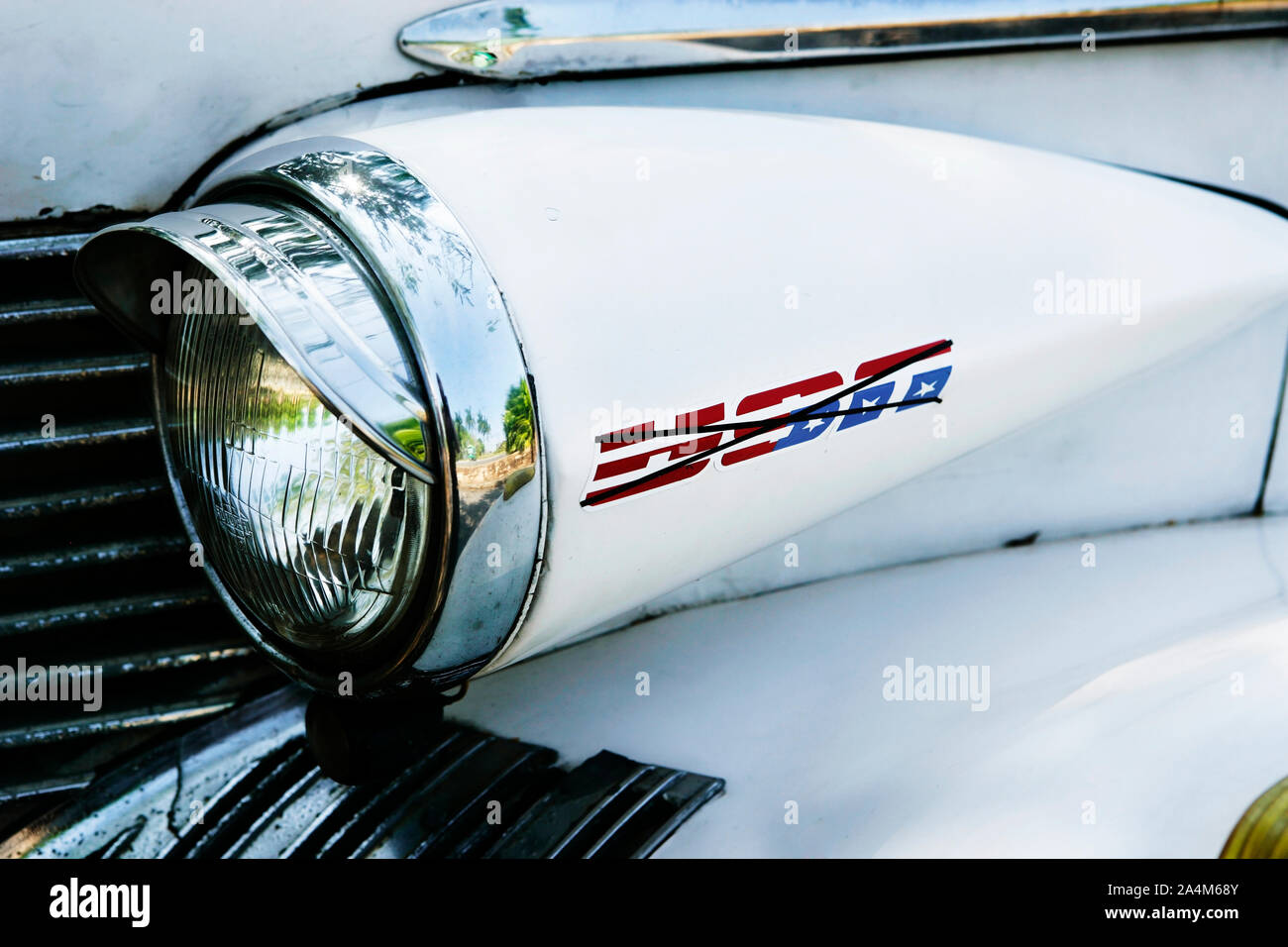 Il faro su una vettura americana a Cuba Foto Stock