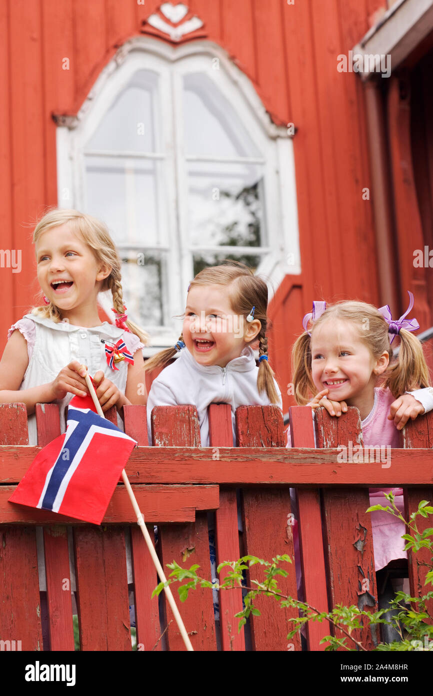 Bambine celebra il 17 maggio in Norvegia Foto Stock