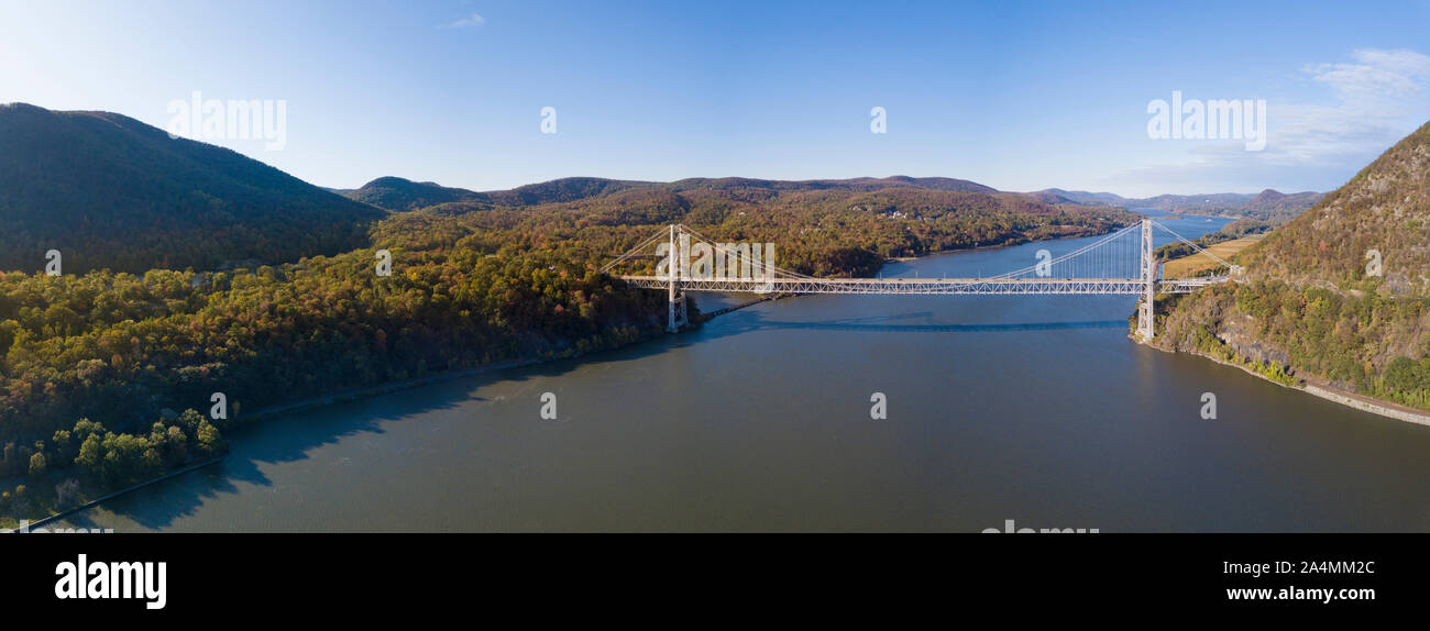 Antenna panorama della valle del fiume Hudson di New York durante l'autunno. Foto Stock