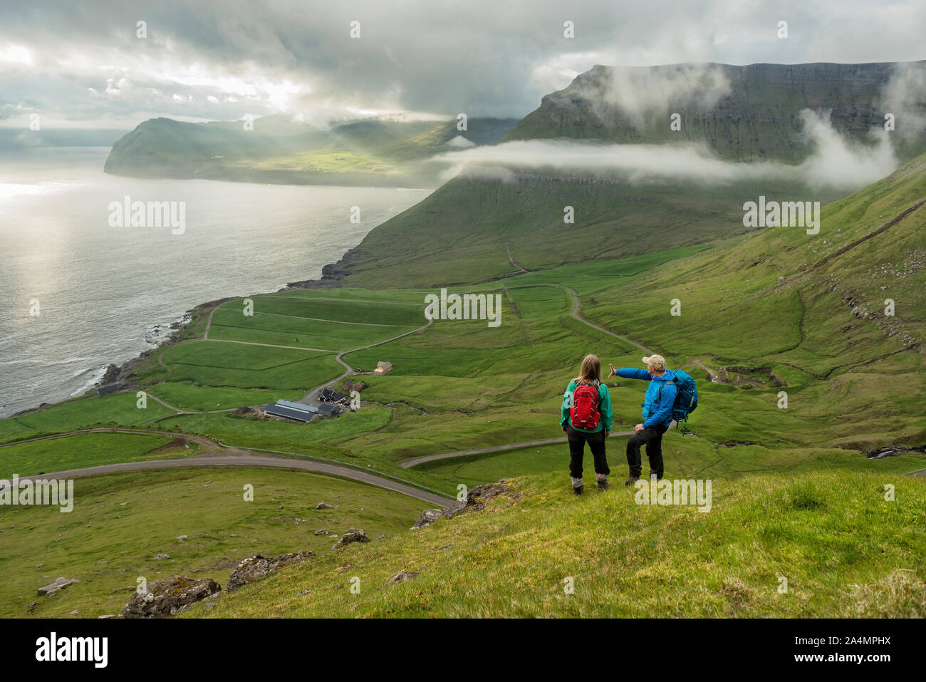 Gli escursionisti a costa Foto Stock