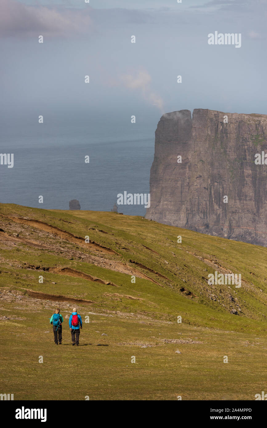 Gli escursionisti a costa Foto Stock
