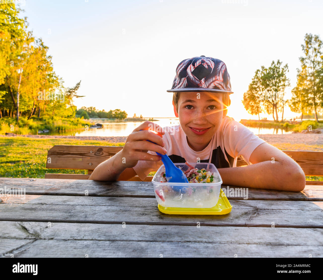 Ragazzo con il cibo Foto Stock