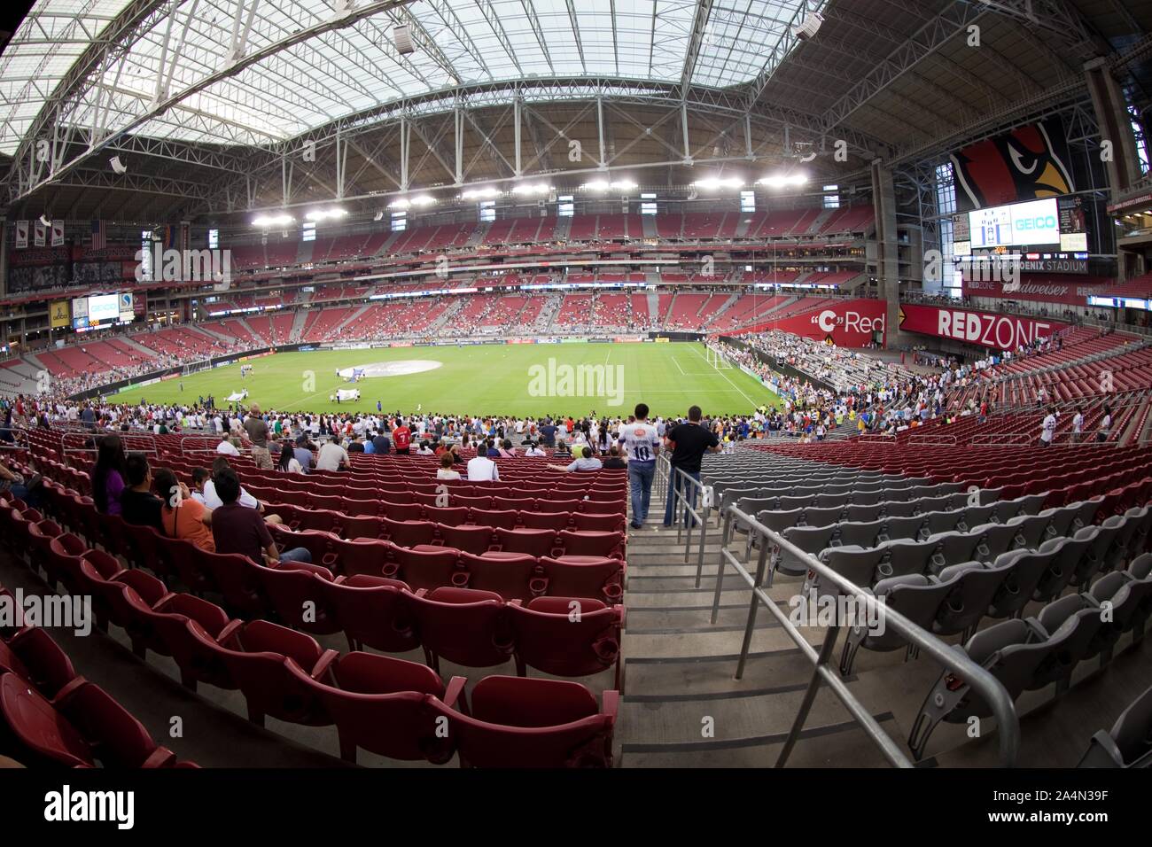 Facciata e interni aspetti dell Arizona CARDINAL STADIUM. STADIUM Arizona Cardinals, durante la fase di pre-stagione le azioni e il 2013 Guinness International Ch Foto Stock