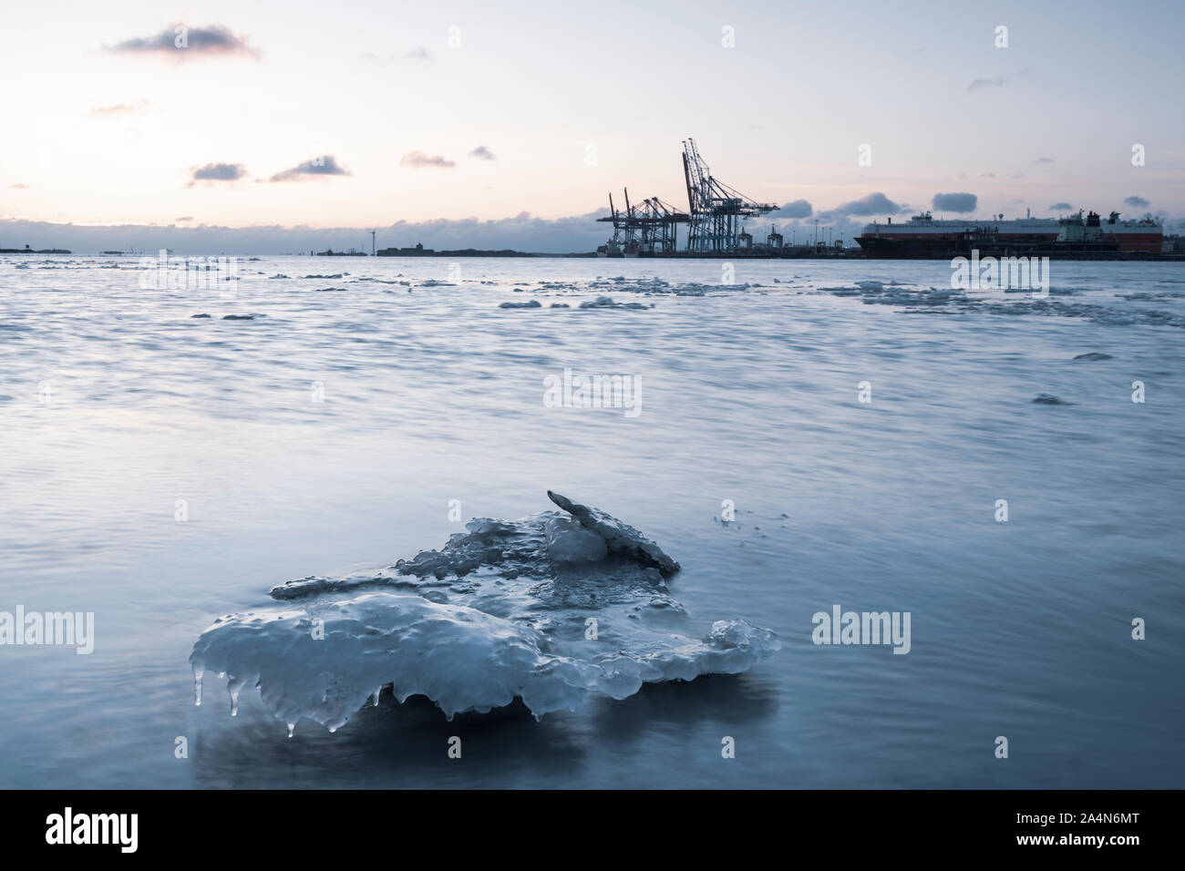 Glaçon e offshore Oil Platform Foto Stock