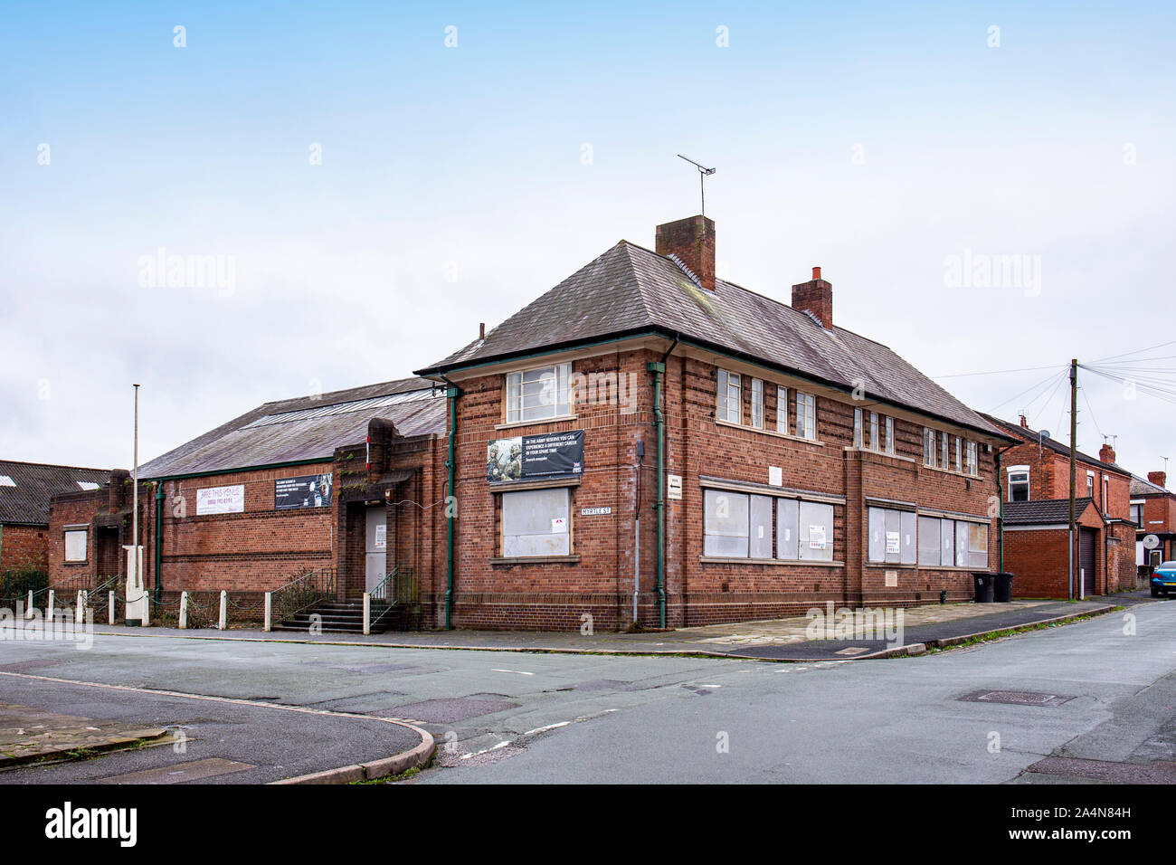 La chiusura e intavolato esercito centro di riserva in Crewe Cheshire Regno Unito Foto Stock