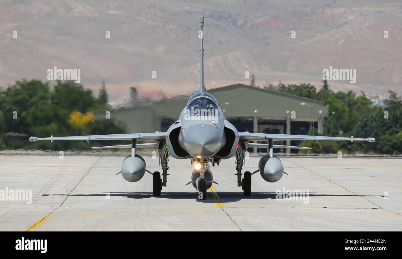 KONYA, Turchia - 26 giugno 2019: Pakistan Air Force Pakistan JF-17 Thunder taxi a Konya aeroporto durante anatolica Eagle Air Force esercizio Foto Stock