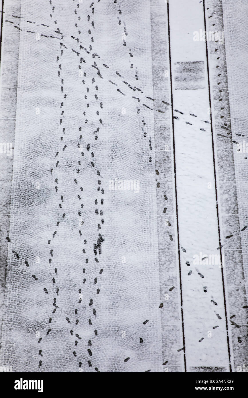 Orme nella neve fresca, Foto Stock