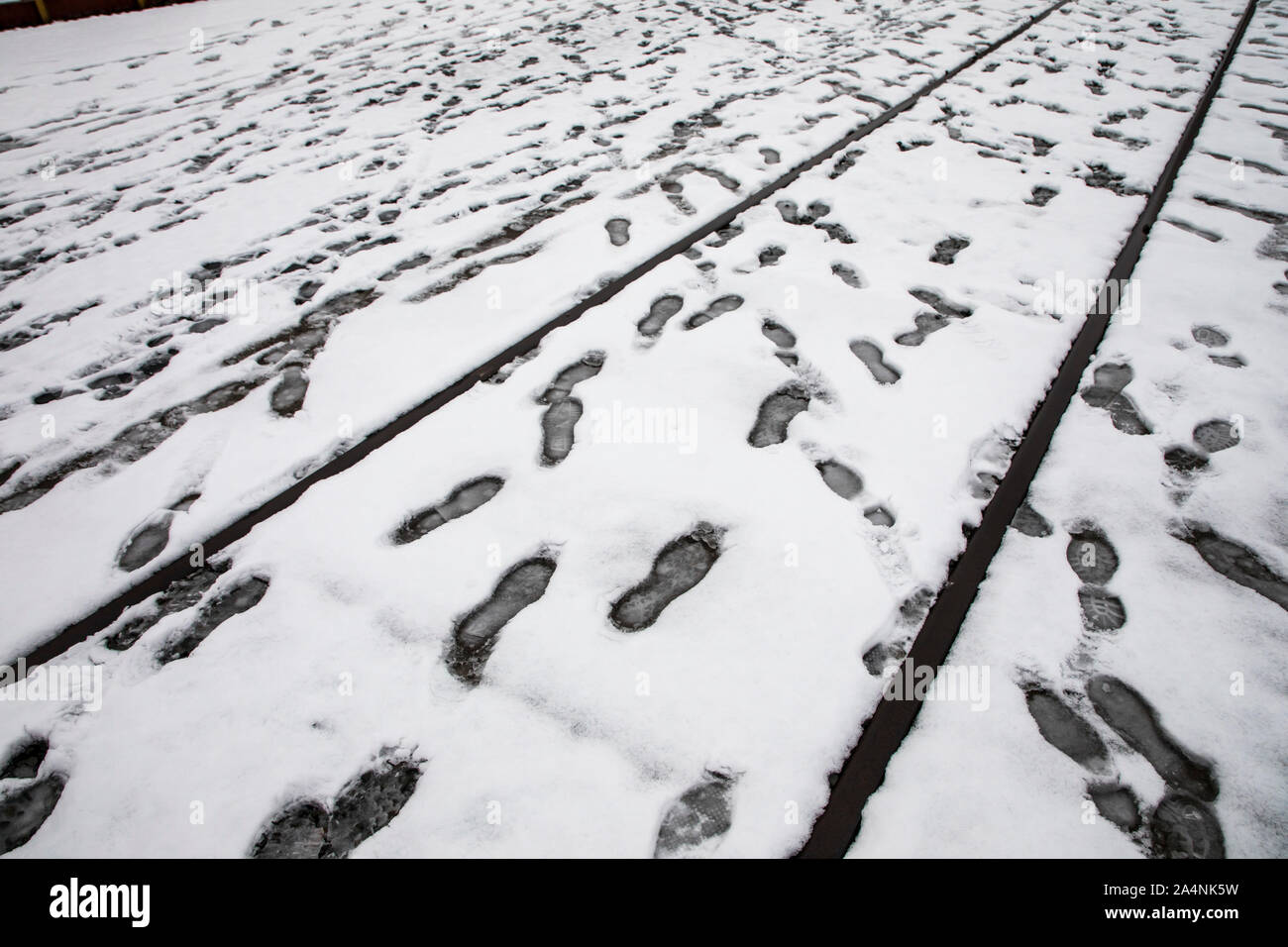 Orme nella neve fresca, Foto Stock