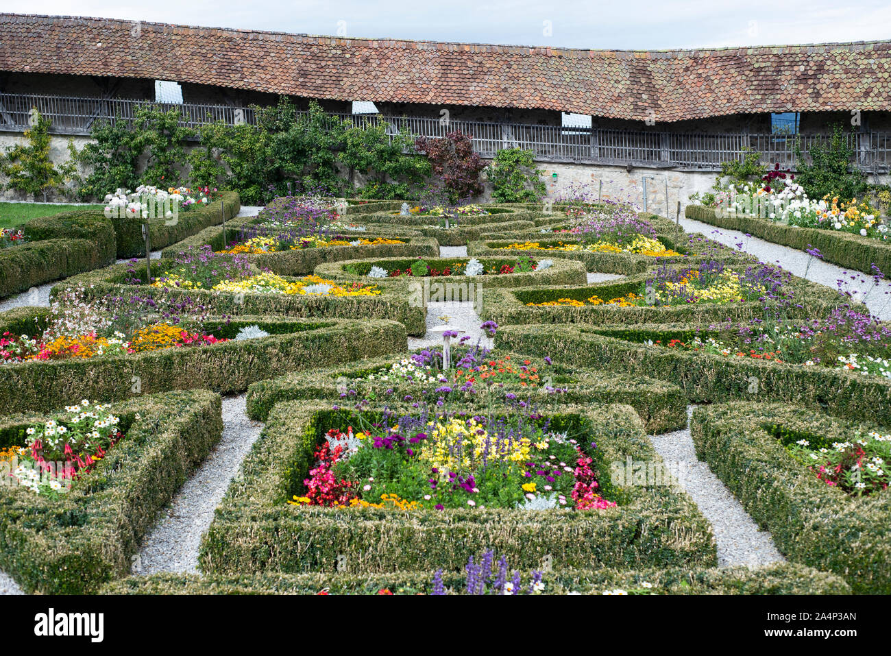 Giardini del castello di Gruyères, Gruyères, Fribourg, Svizzera Foto Stock