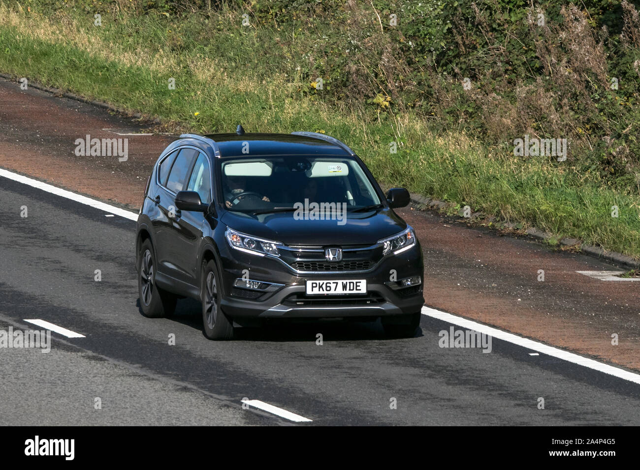 2018 Honda CR-V EX I-Dtec Auto; Viaggiare sulla autostrada M6 vicino a Preston nel Lancashire, Regno Unito Foto Stock