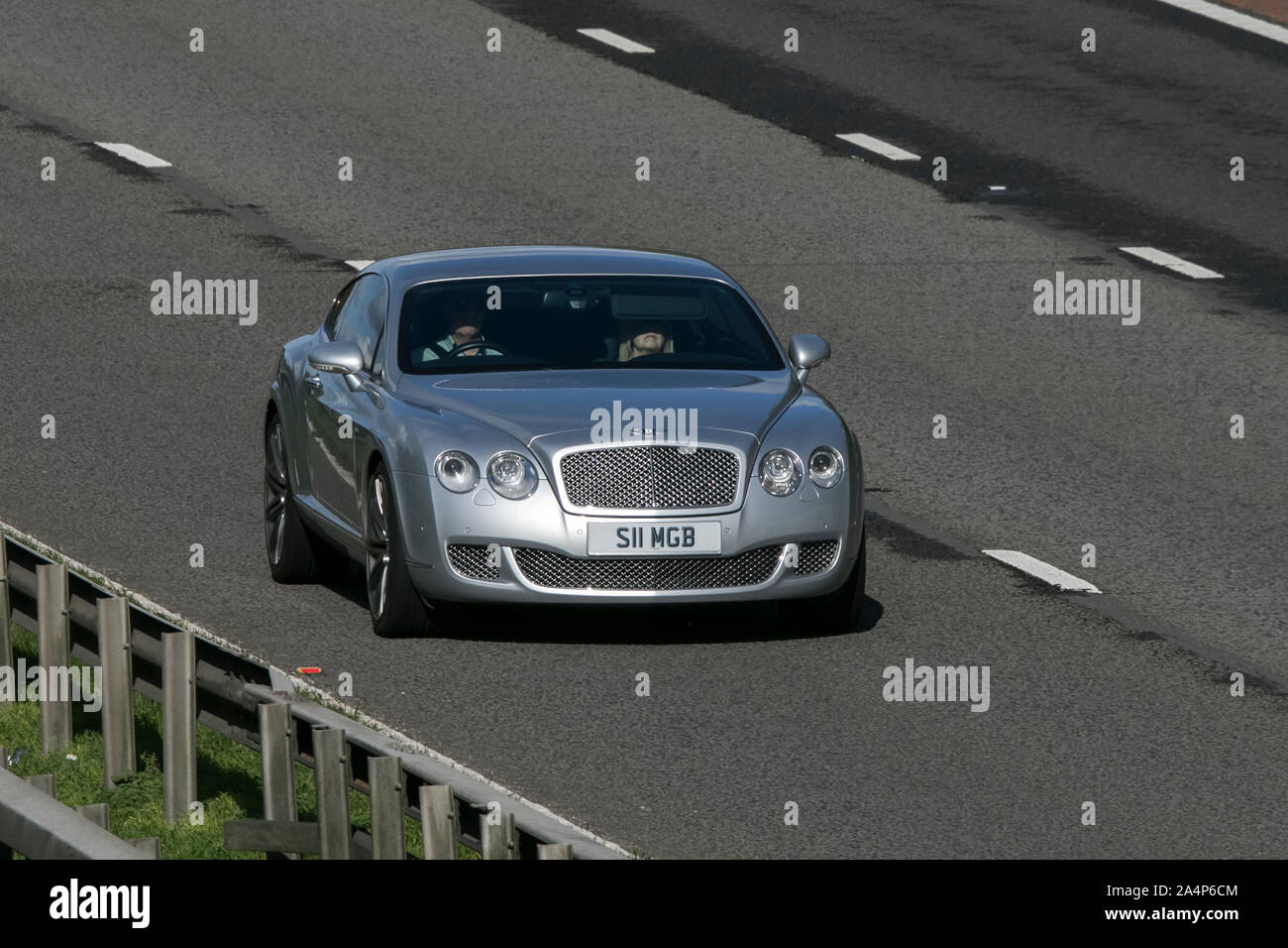 2008 Bentley Continental GT Speed un; Viaggiare sulla autostrada M6 vicino a Preston nel Lancashire, Regno Unito Foto Stock